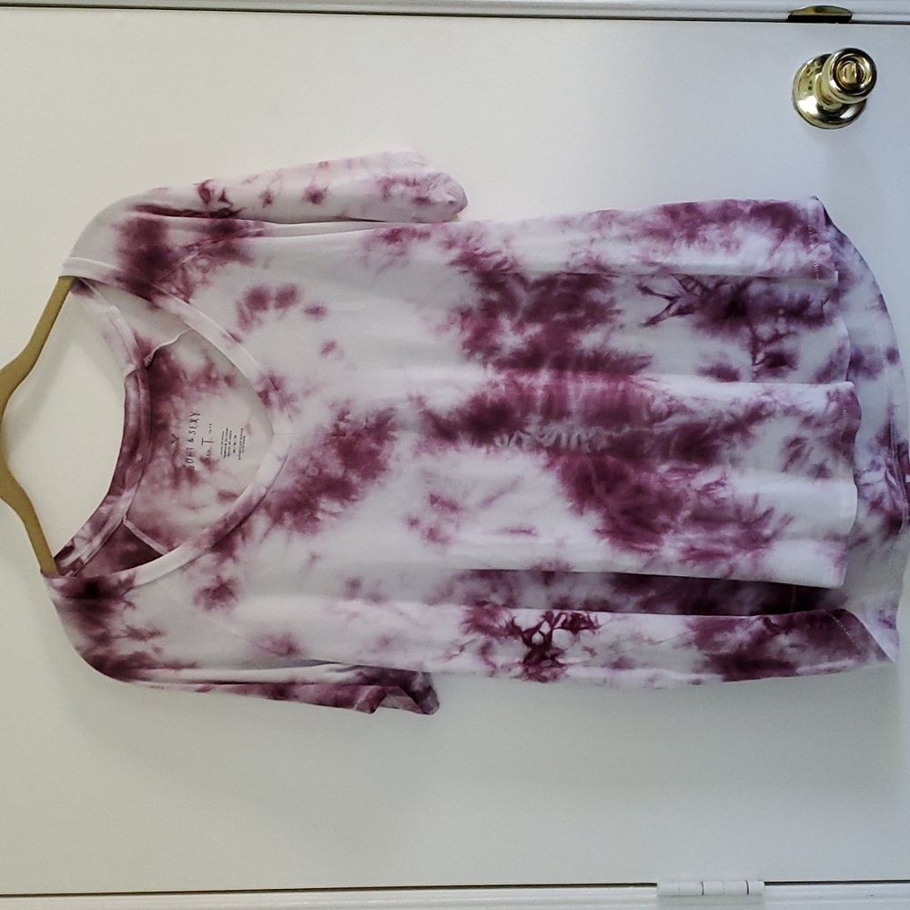 American Eagle short sleeve purple/white tie-dye shirt. Size M